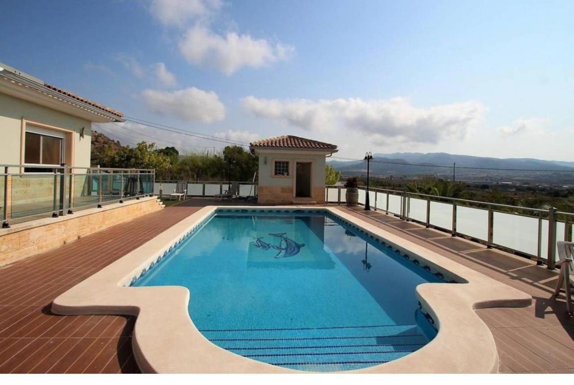 Country house with 4 bedrooms and 3 bathrooms in SAX | Ref: SCH-5263