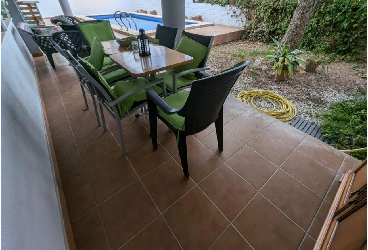 Country house with 3 bedrooms and 2 bathrooms in SAX | Ref: SCH-5267