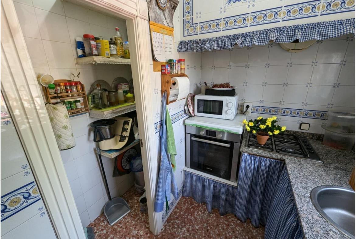 Country house with 4 bedrooms and 2 bathrooms in SAX | Ref: SCH-5268
