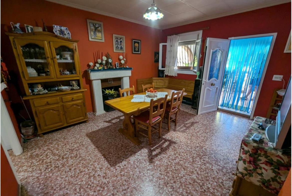 Country house with 4 bedrooms and 2 bathrooms in SAX | Ref: SCH-5268