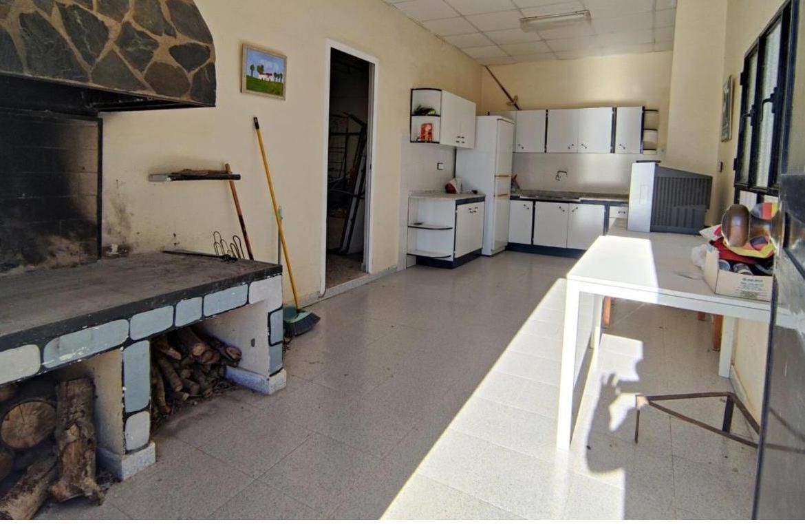 Country house with 4 bedrooms and 3 bathrooms in SAX | Ref: SCH-5269