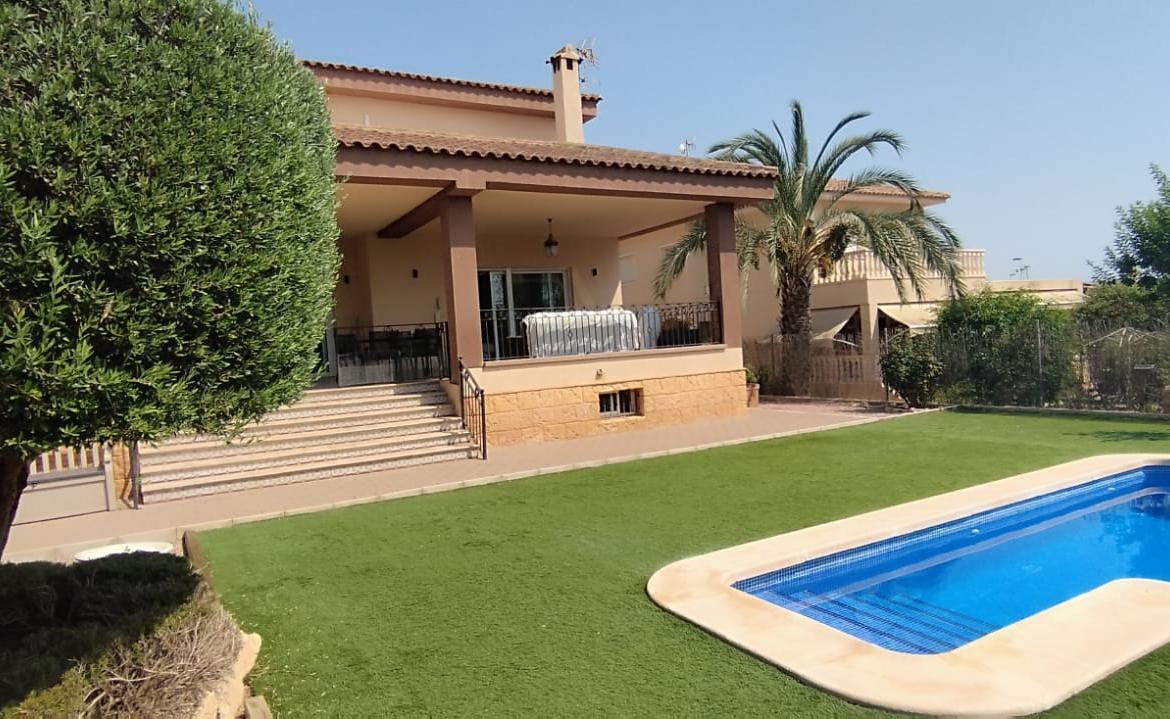 Country house with 4 bedrooms and 4 bathrooms in ELCHE | Ref: SCH-5273
