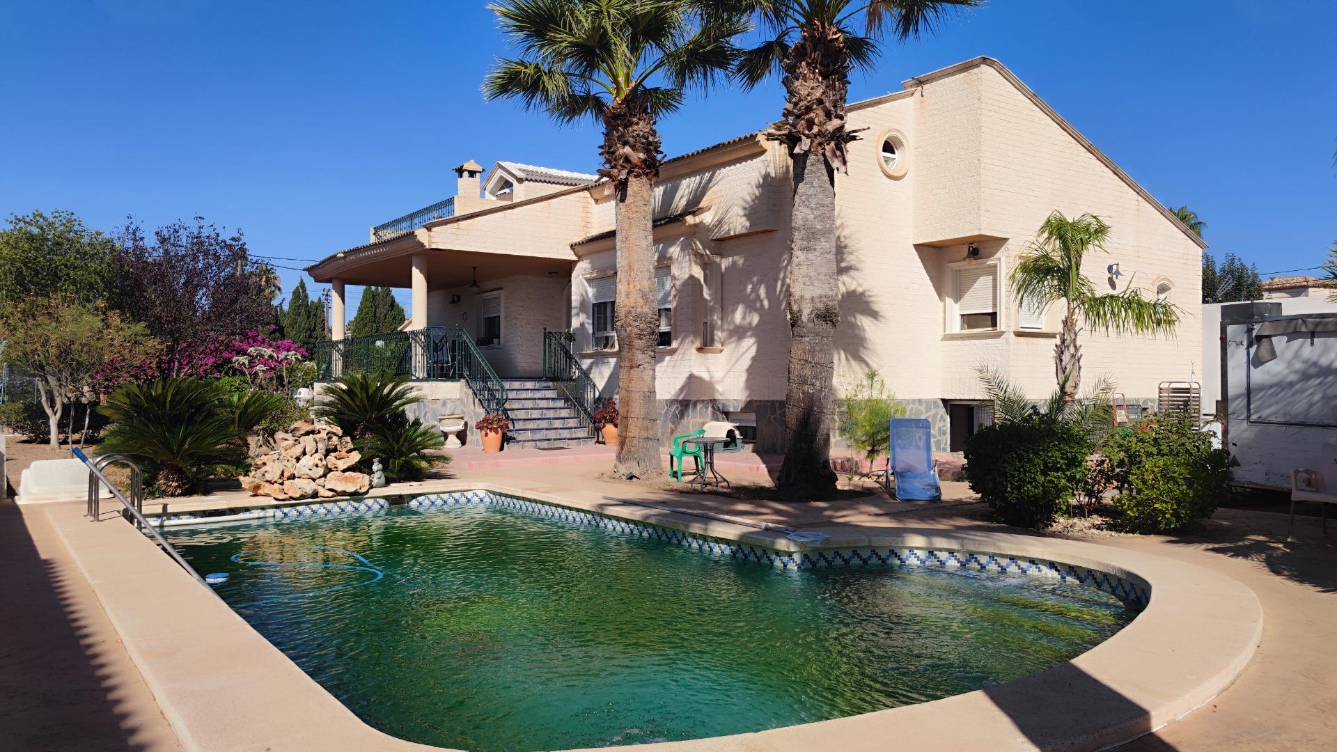 Country house with 4 bedrooms and 3 bathrooms in san vicente | Ref: SCH-5277