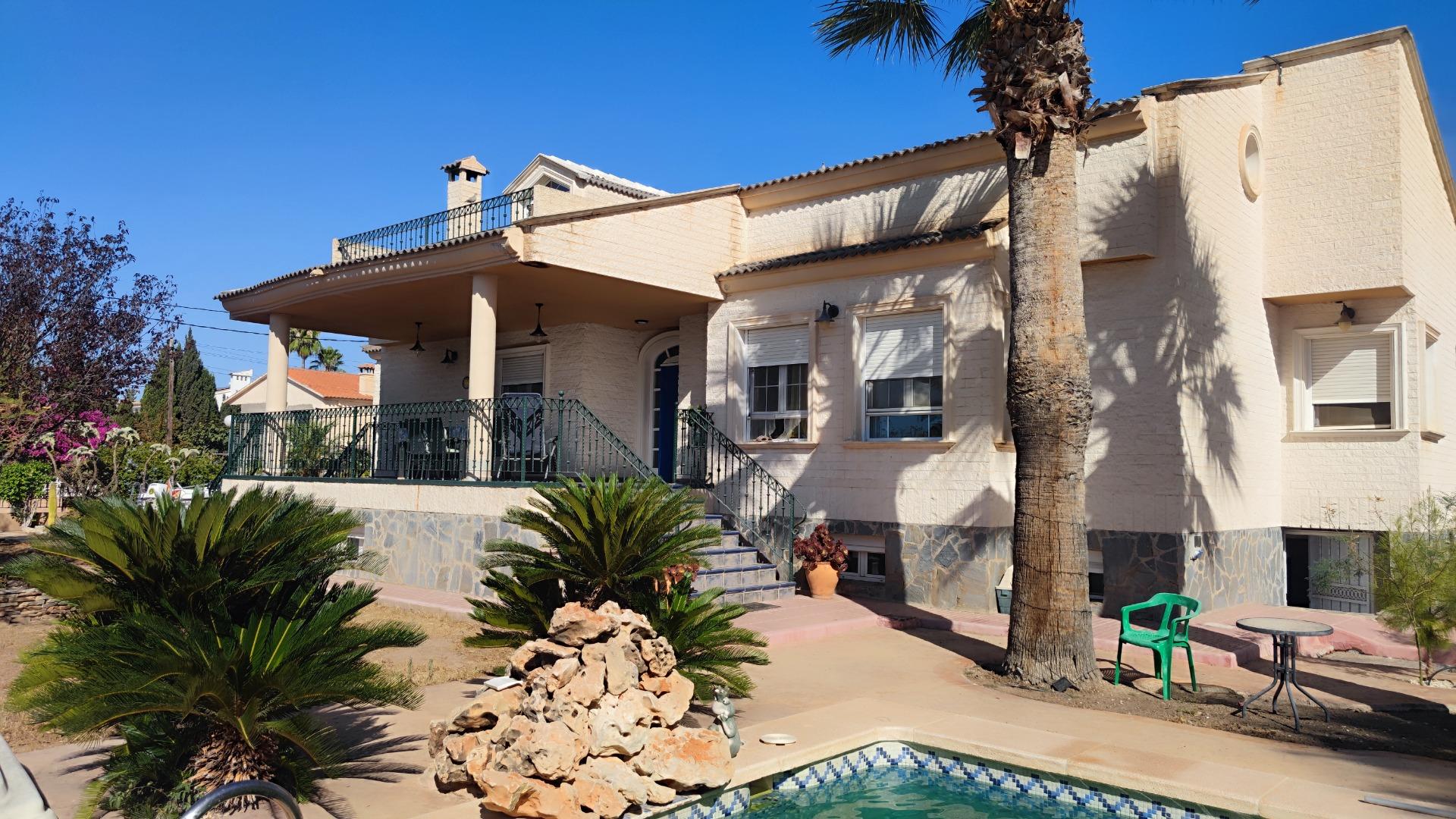 Country house with 4 bedrooms and 3 bathrooms in san vicente | Ref: SCH-5277