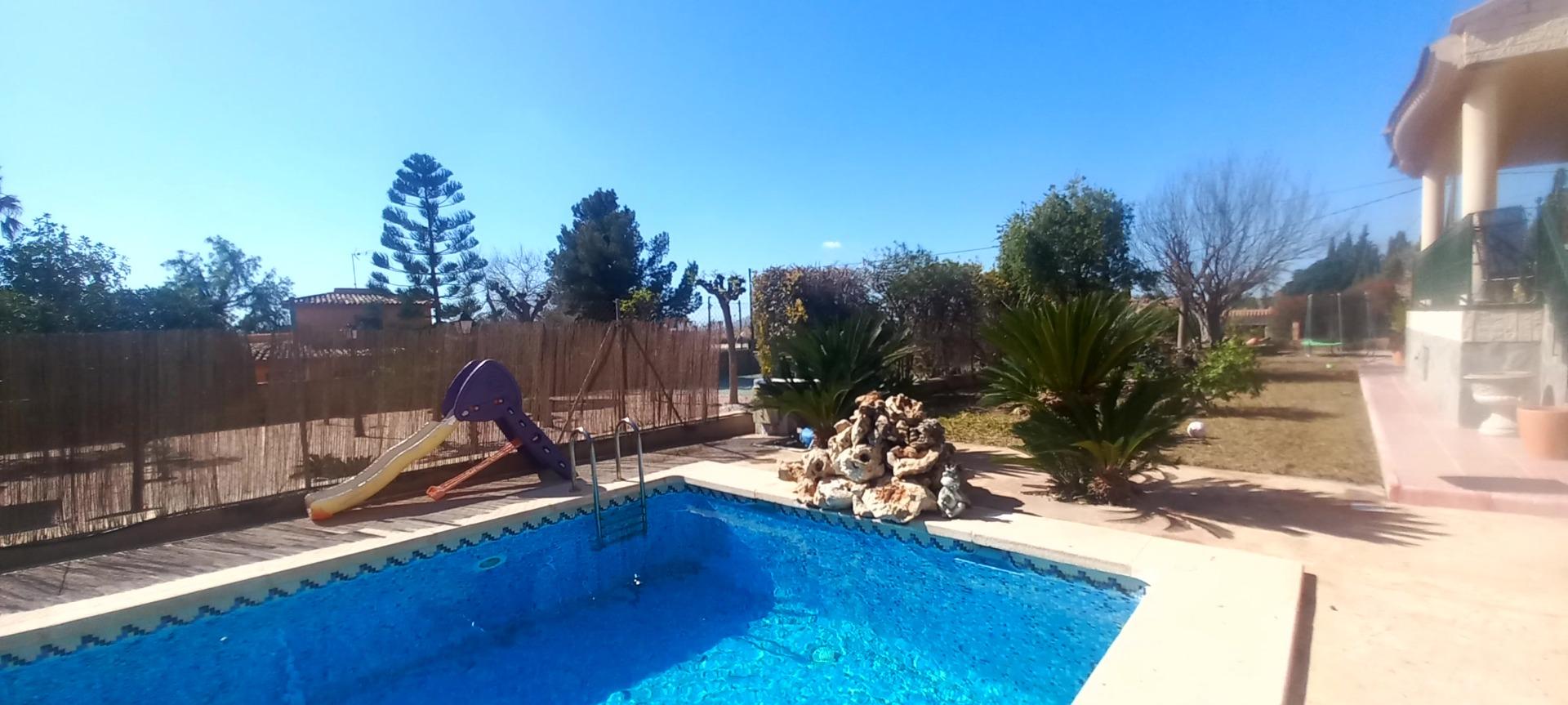 Country house with 4 bedrooms and 3 bathrooms in san vicente | Ref: SCH-5277