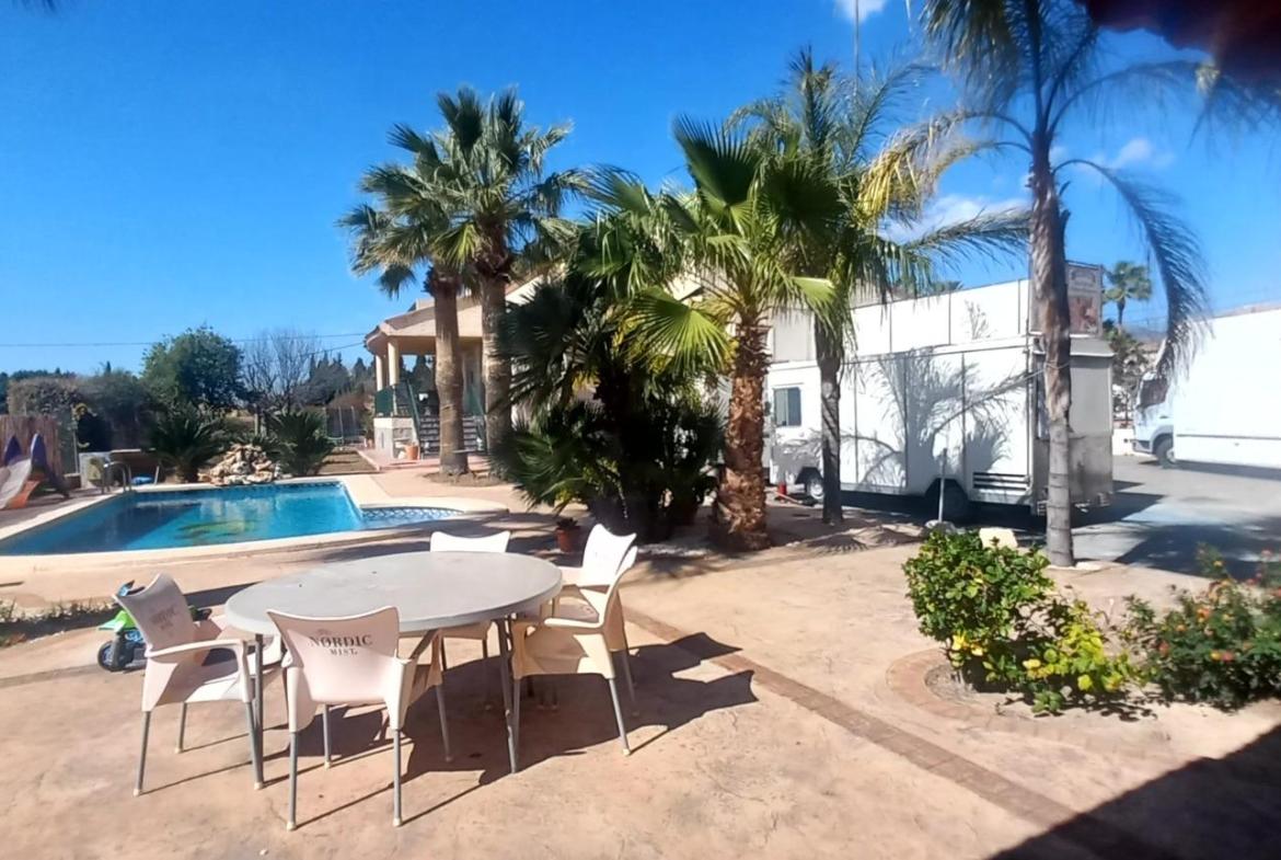 Country house with 4 bedrooms and 3 bathrooms in san vicente | Ref: SCH-5277