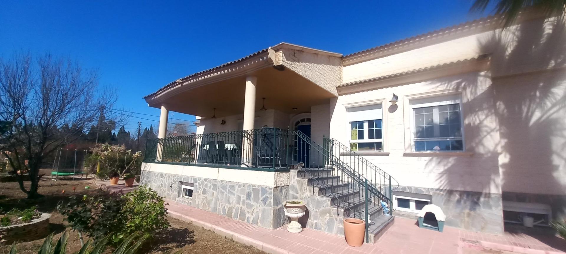 Country house with 4 bedrooms and 3 bathrooms in san vicente | Ref: SCH-5277