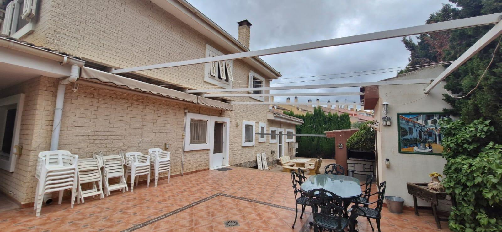 Country house with 4 bedrooms and 3 bathrooms in PETRER | Ref: SCH-5279