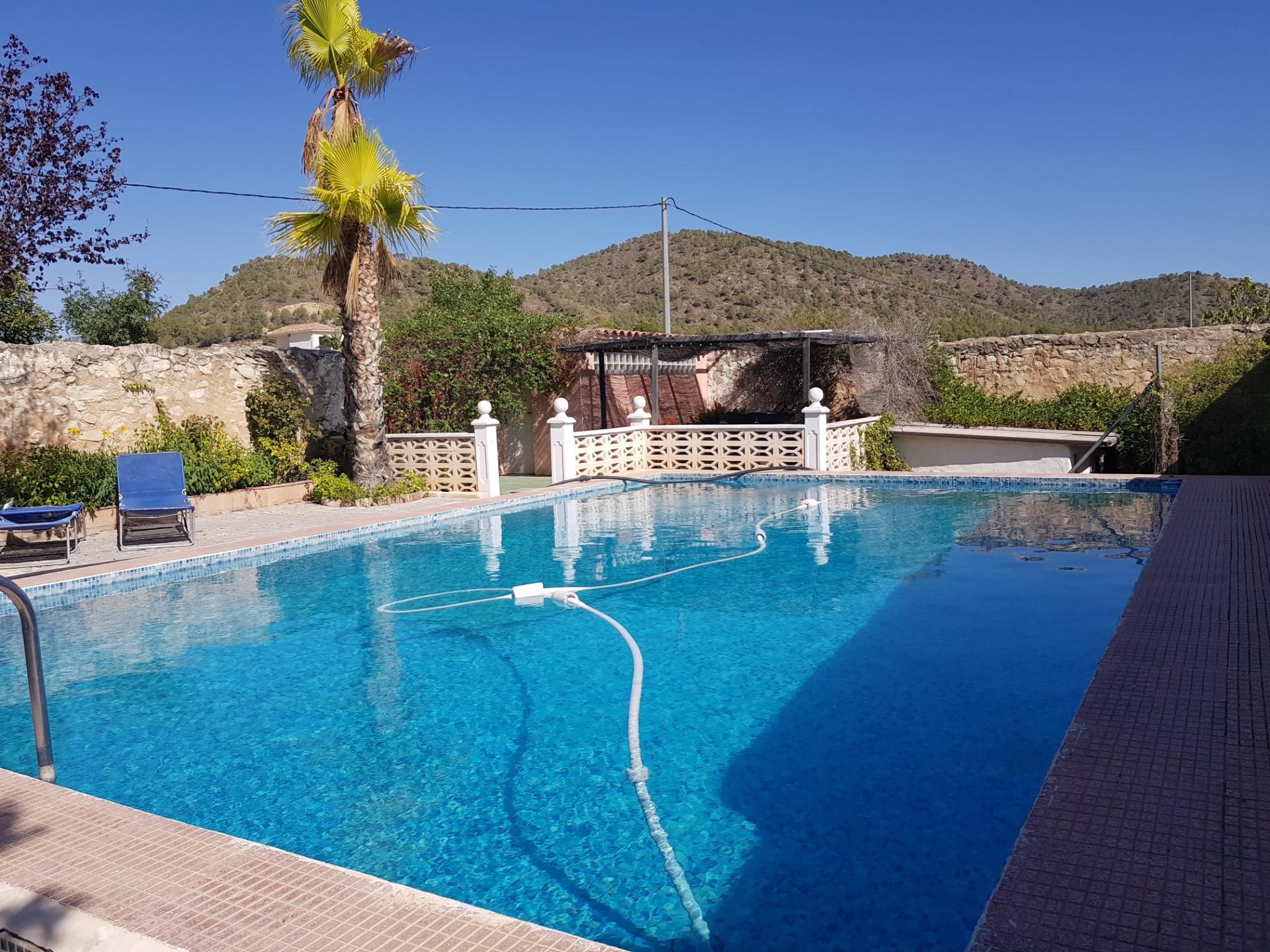 Country house with 5 bedrooms and 2 bathrooms in MONOVAR | Ref: SCH-5282