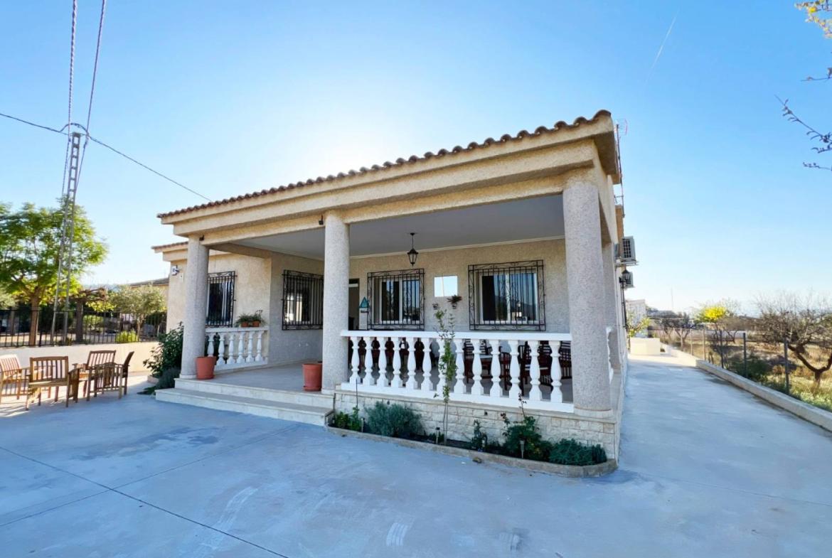 Country house with 4 bedrooms and 2 bathrooms in Barbaroja | Ref: SCH-5293