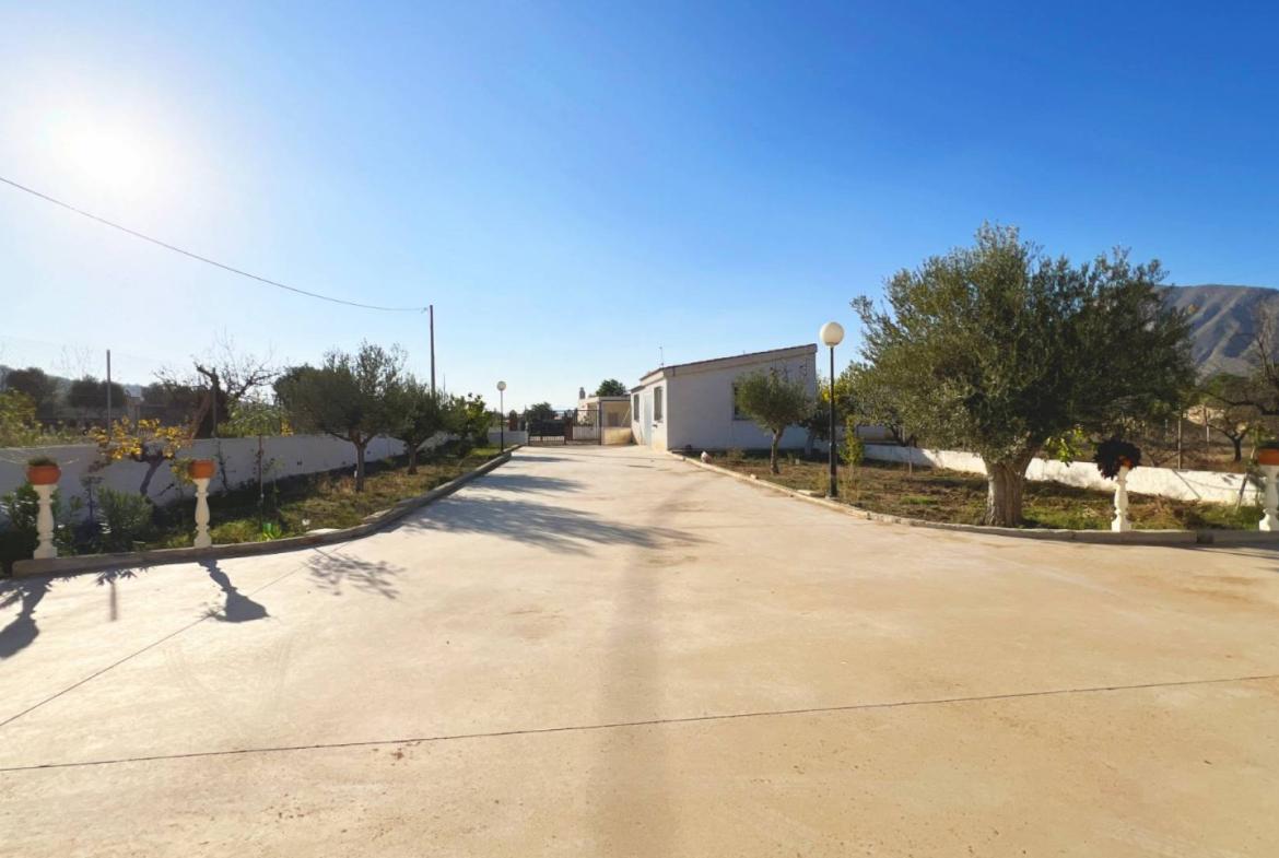 Country house with 4 bedrooms and 2 bathrooms in Barbaroja | Ref: SCH-5293