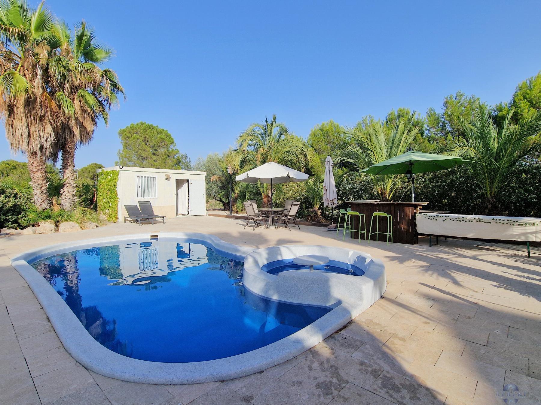 17612147512-2.jpg Country house with 5 bedrooms and 2 bathrooms in MONOVAR | Ref: SCH-5297