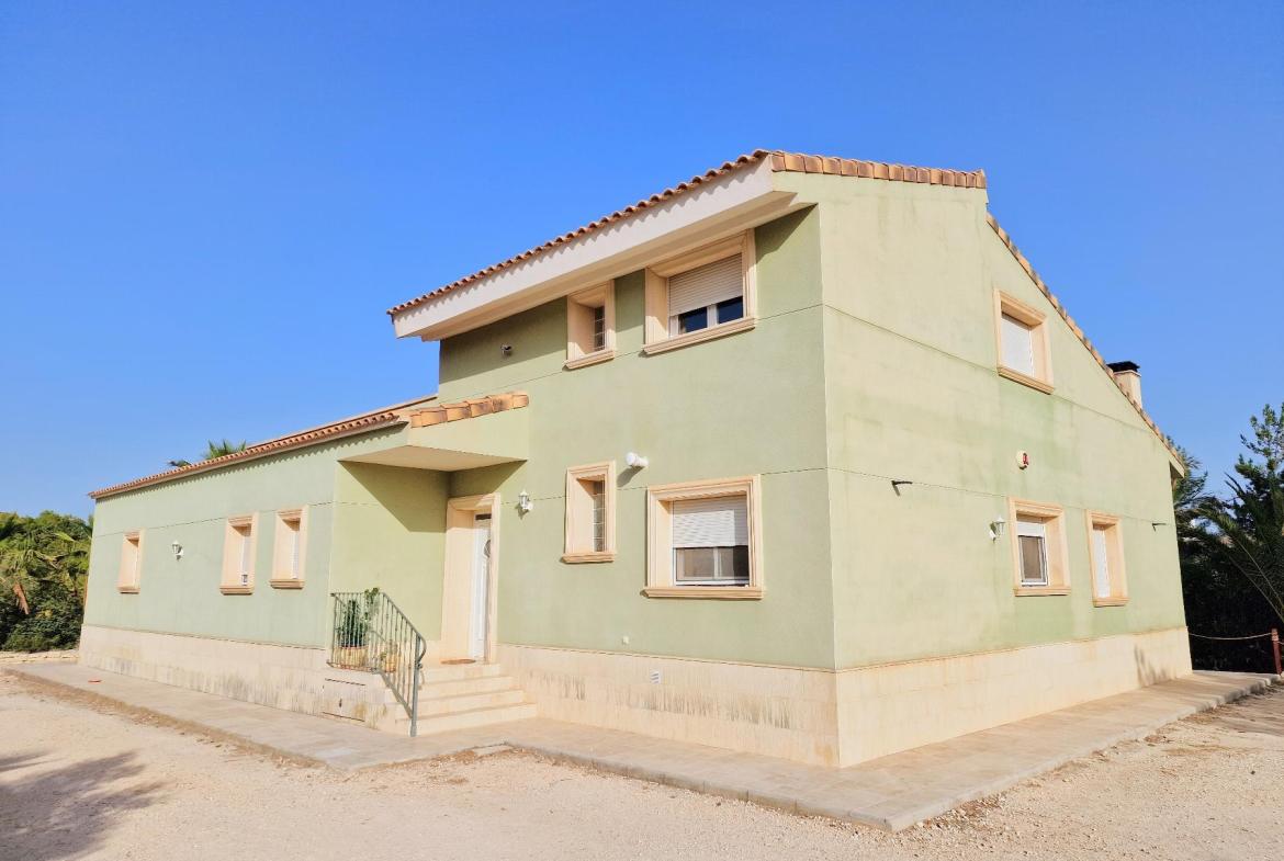 Country house with 5 bedrooms and 2 bathrooms in MONOVAR | Ref: SCH-5297