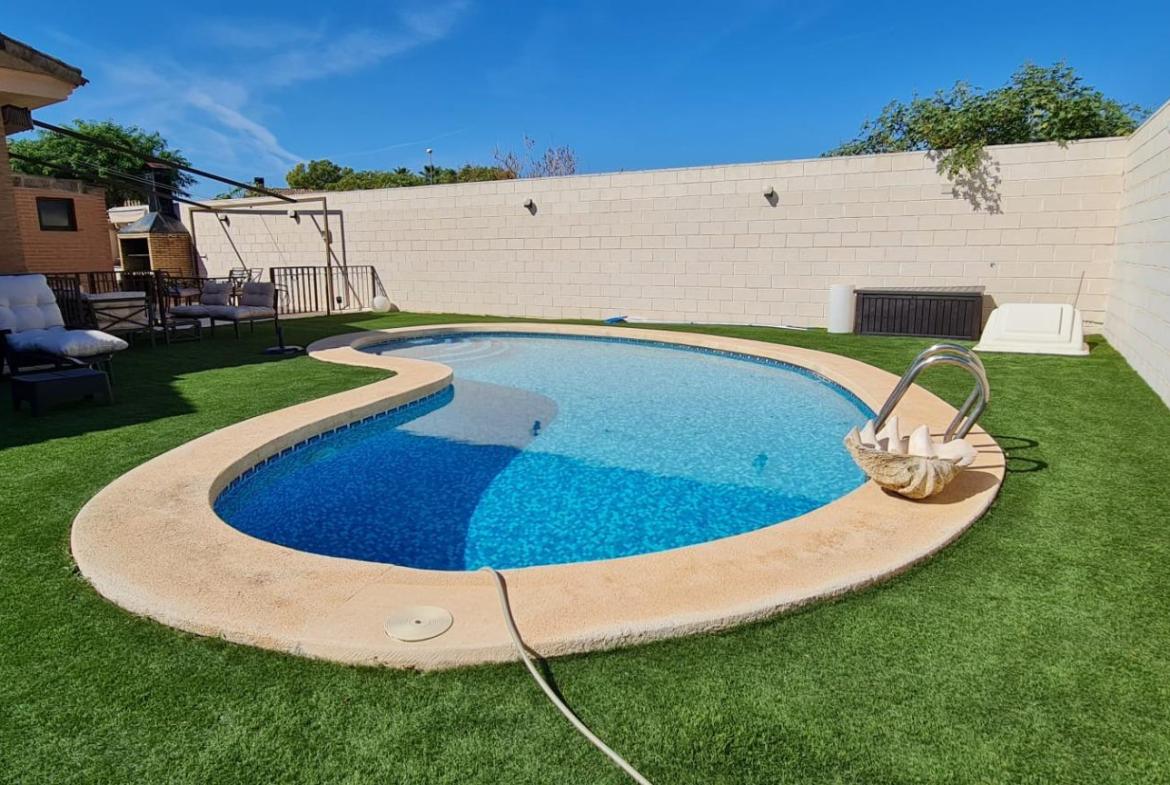 Country house with 4 bedrooms and 2 bathrooms in MUTXAMIEL | Ref: SCH-5094