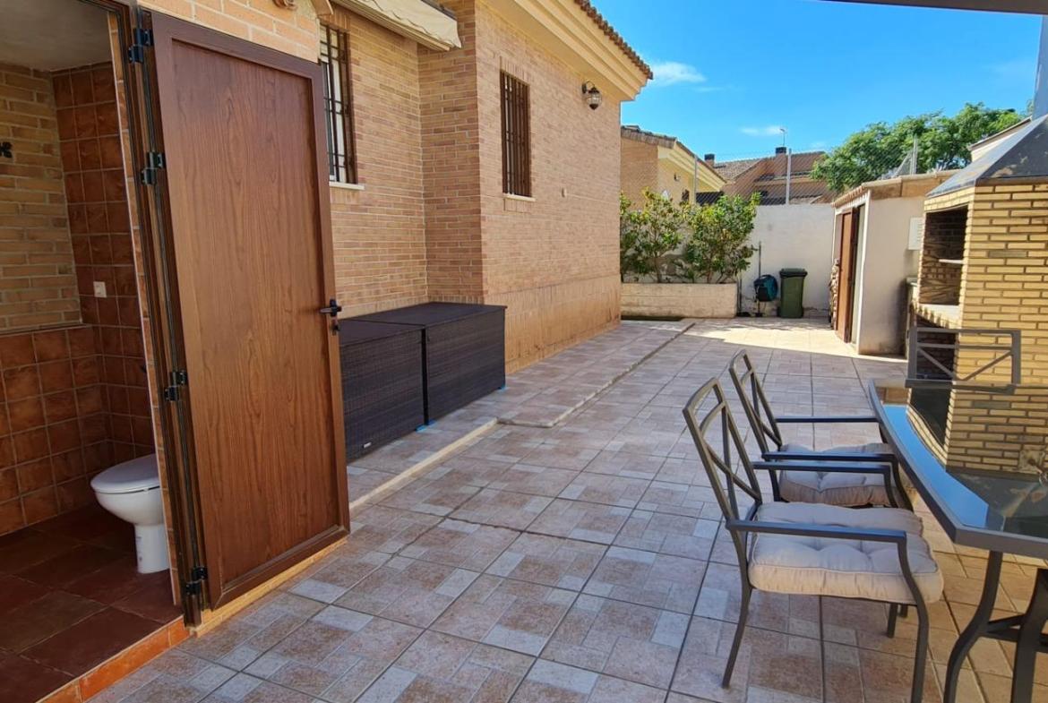Country house with 4 bedrooms and 2 bathrooms in MUTXAMIEL | Ref: SCH-5094