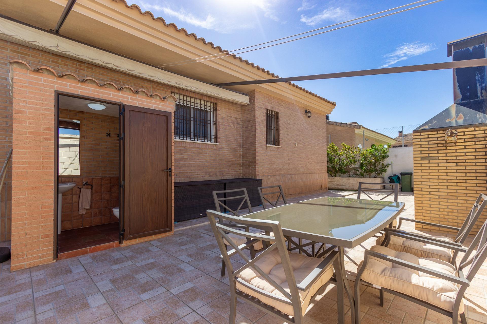 Country house with 4 bedrooms and 2 bathrooms in MUTXAMIEL | Ref: SCH-5094