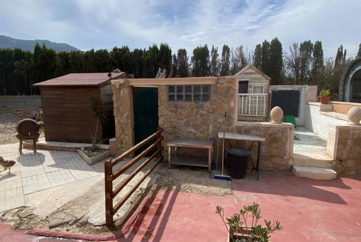 Country house with 5 bedrooms and 3 bathrooms in SAX | Ref: SCH-5319