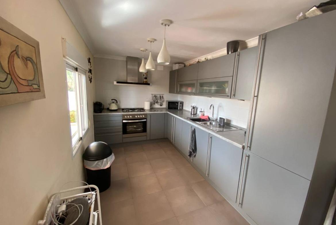 Country house with 5 bedrooms and 3 bathrooms in SAX | Ref: SCH-5319