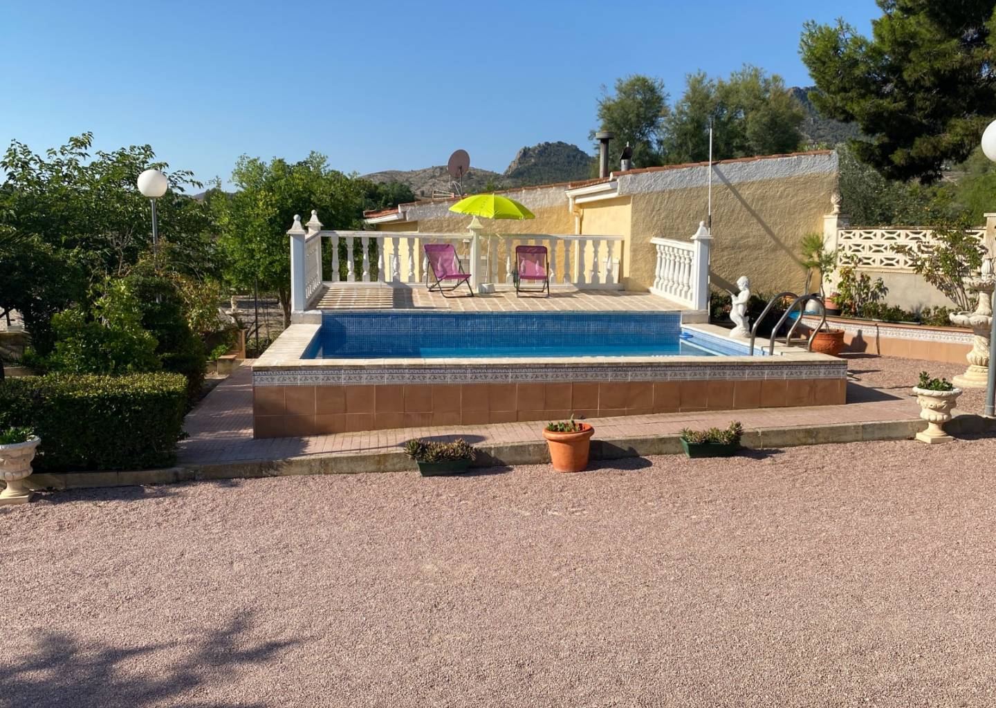 Country house with 5 bedrooms and 2 bathrooms in SAX | Ref: SCH-5320