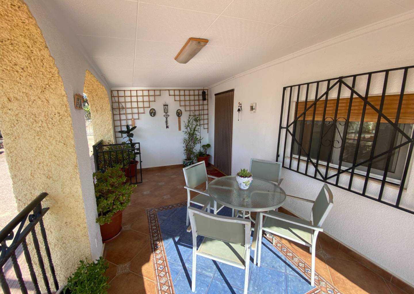Country house with 5 bedrooms and 2 bathrooms in SAX | Ref: SCH-5320