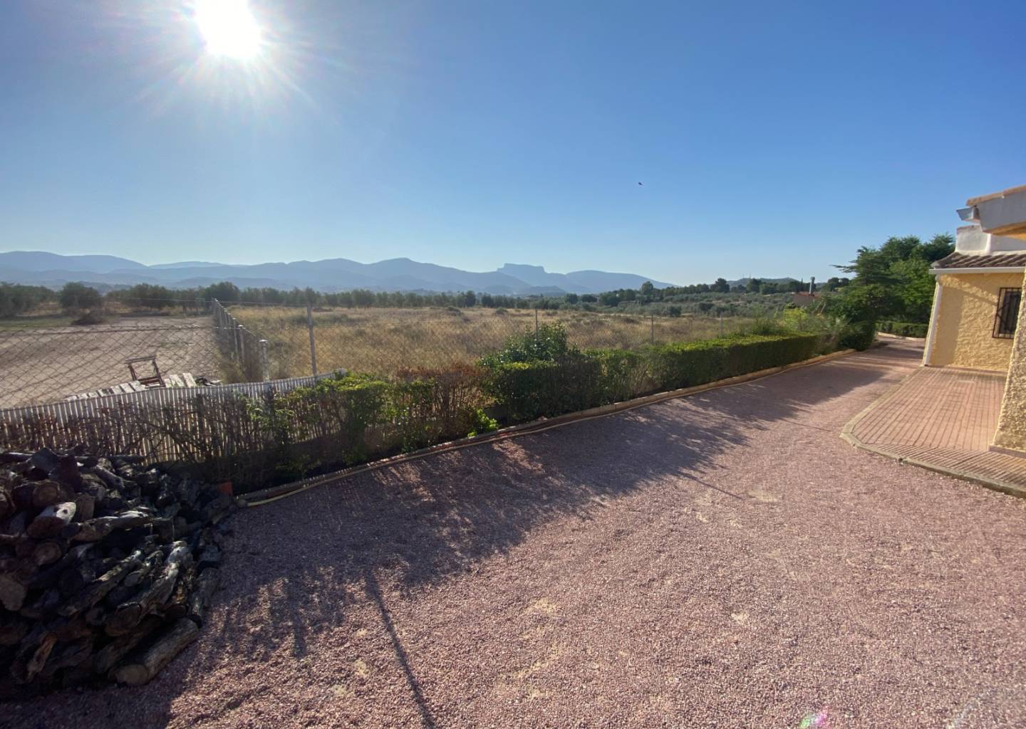 Country house with 5 bedrooms and 2 bathrooms in SAX | Ref: SCH-5320