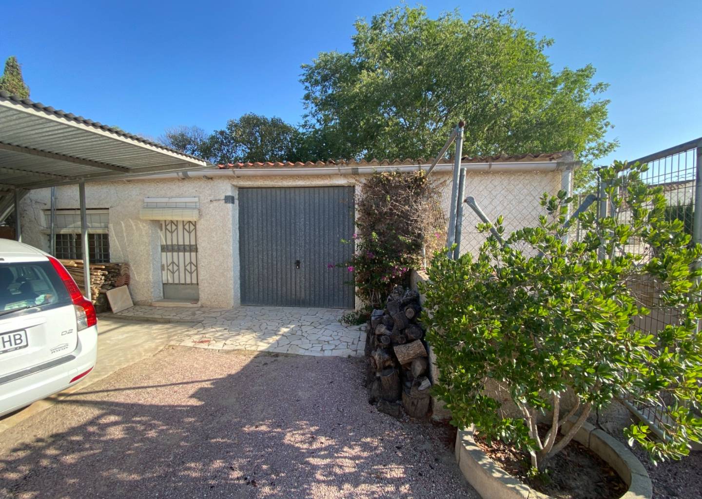 Country house with 5 bedrooms and 2 bathrooms in SAX | Ref: SCH-5320