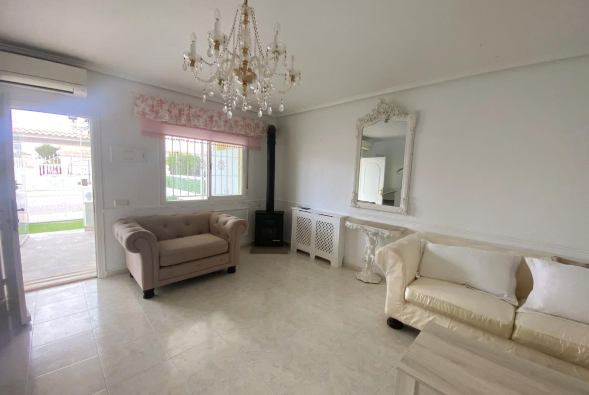 Townhouse with 2 bedrooms and 2 bathrooms in Benijófar | Ref: VA5371