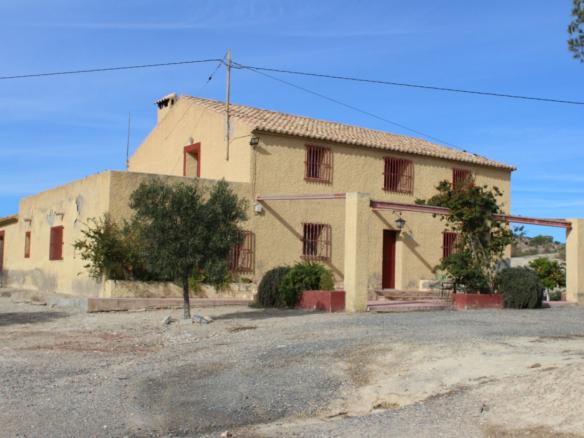 Country house with 5 bedrooms and 2 bathrooms in Alicante | Ref: SCH-5327