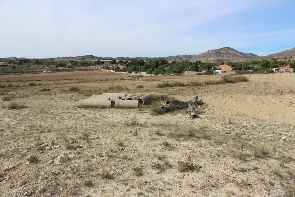 Country house with 5 bedrooms and 2 bathrooms in Alicante | Ref: SCH-5327