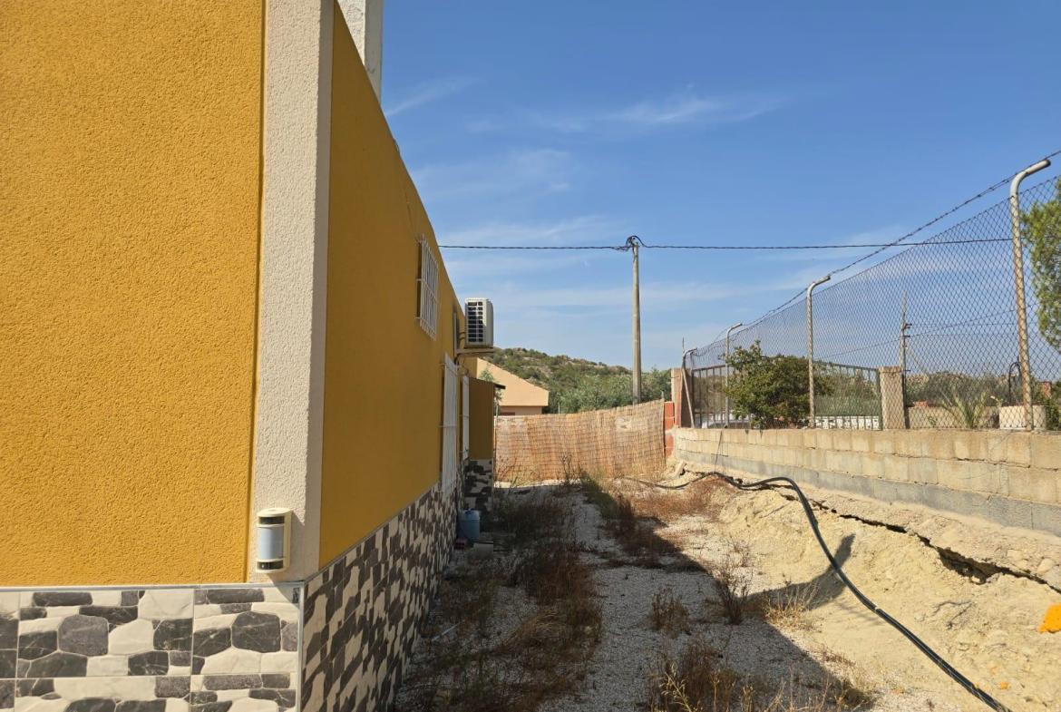 Country house with 3 bedrooms and 1 bathroom in Alicante | Ref: SCH-5328