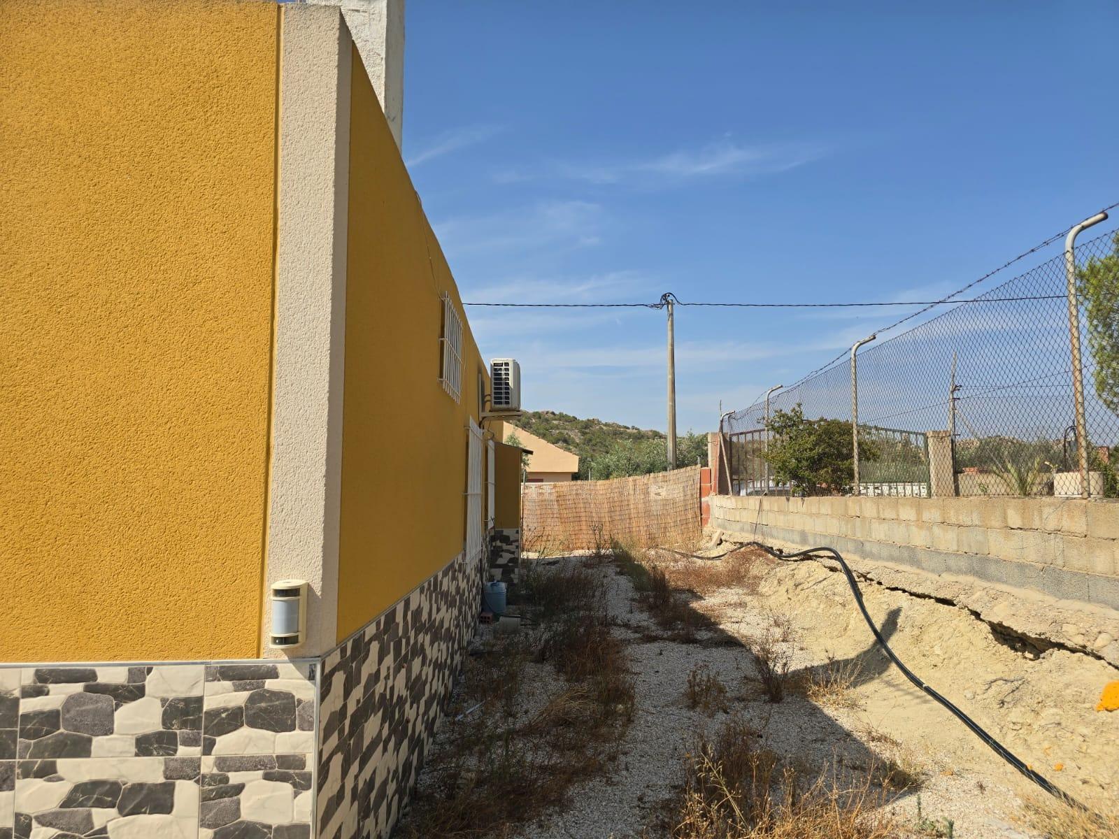 17675549183-4.jpg Country house with 3 bedrooms and 1 bathroom in Alicante | Ref: SCH-5328