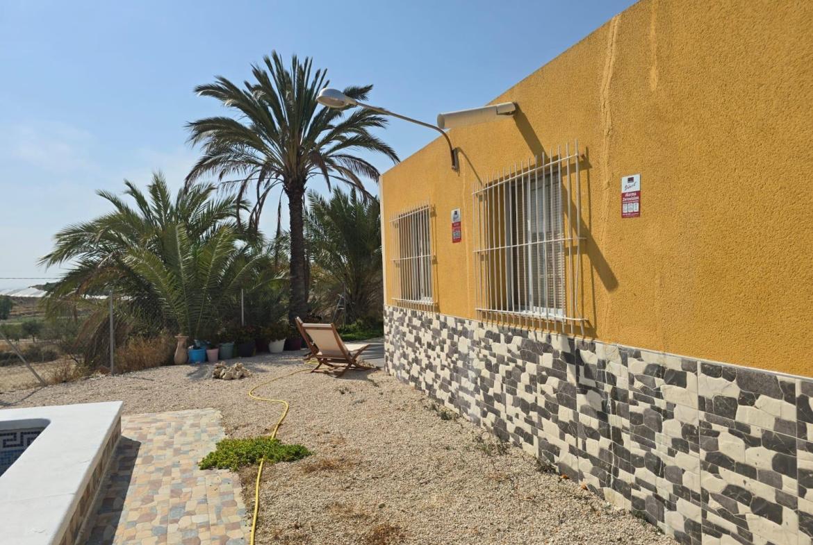 Country house with 3 bedrooms and 1 bathroom in Alicante | Ref: SCH-5328