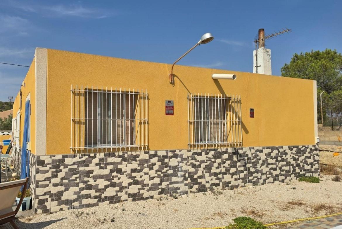 Country house with 3 bedrooms and 1 bathroom in Alicante | Ref: SCH-5328