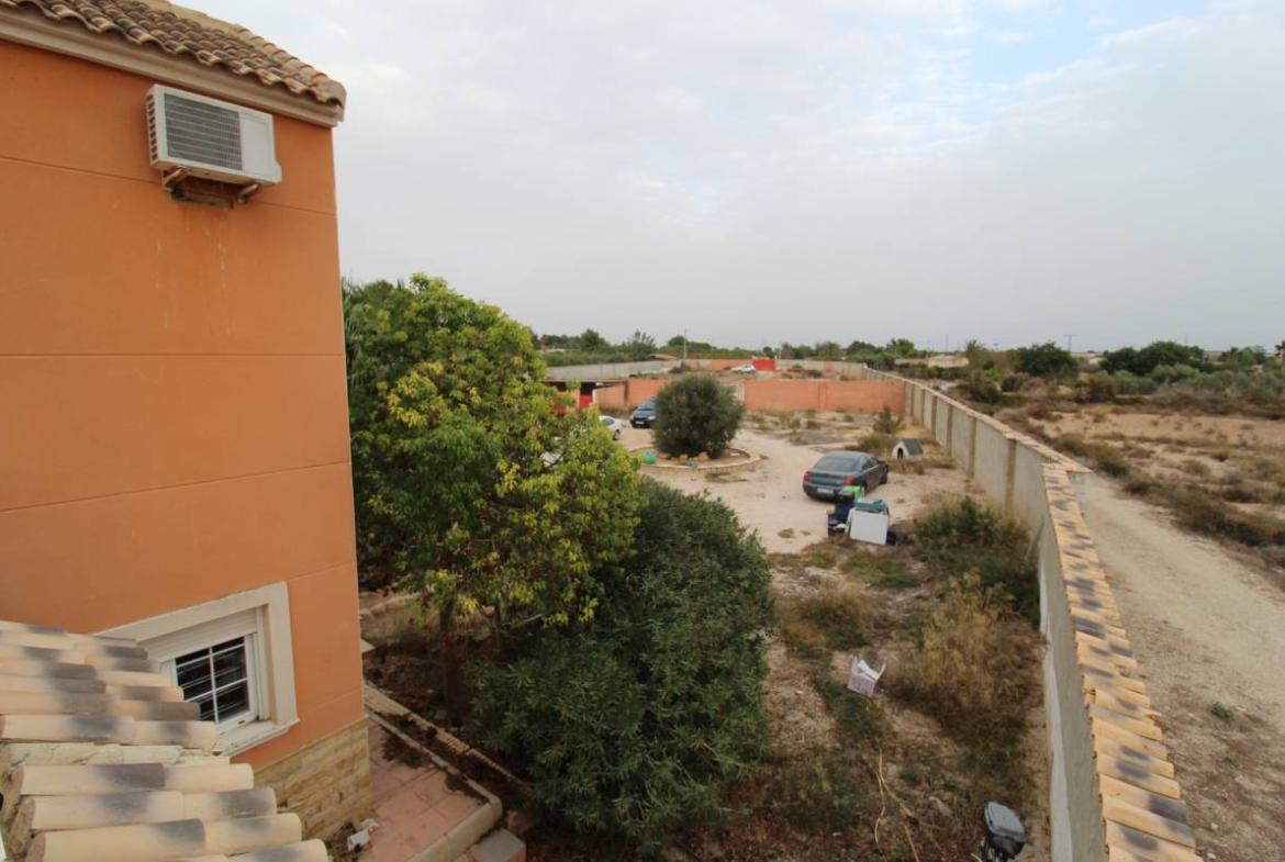 Country house with 6 bedrooms and 6 bathrooms in CREVILLENTE | Ref: SCH-5333
