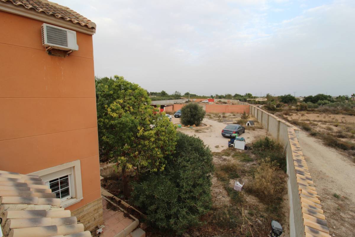 17682500247-8.jpg Country house with 6 bedrooms and 6 bathrooms in CREVILLENTE | Ref: SCH-5333