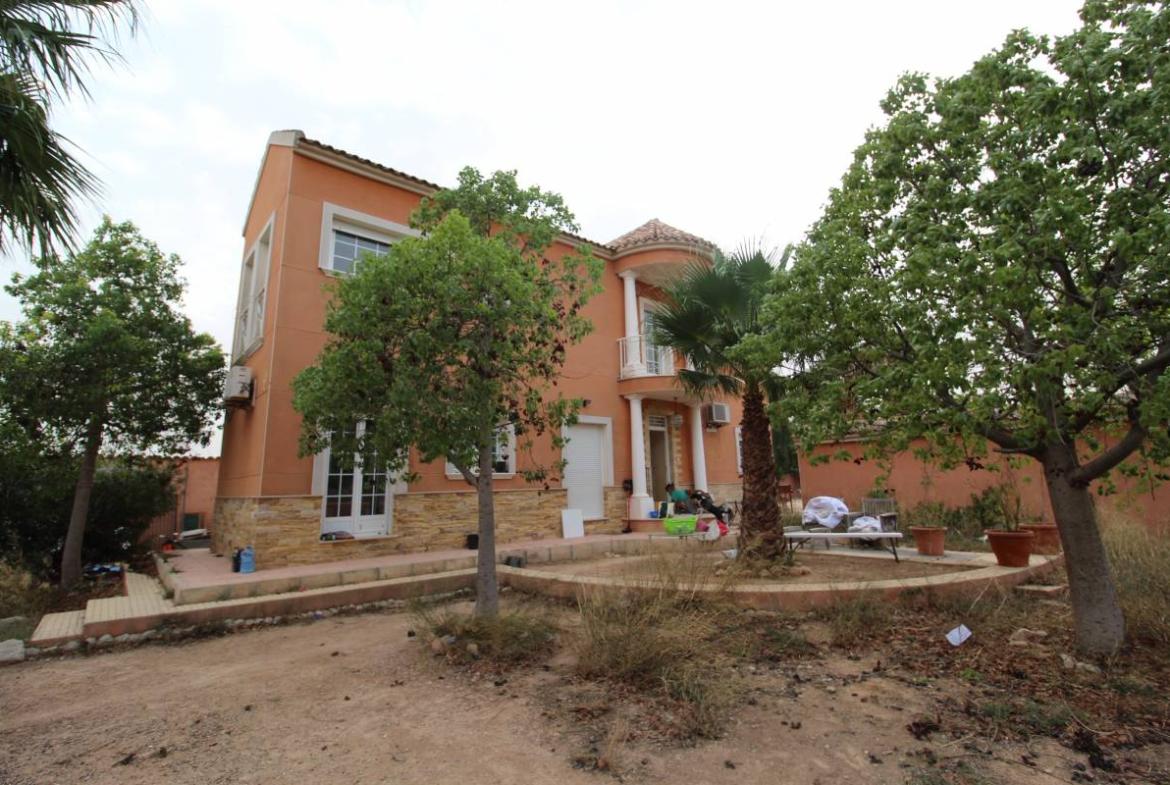 Country house with 6 bedrooms and 6 bathrooms in CREVILLENTE | Ref: SCH-5333