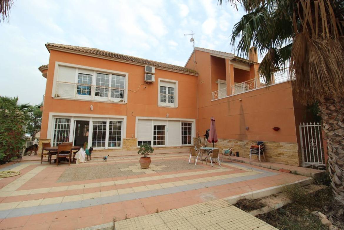 Country house with 6 bedrooms and 6 bathrooms in CREVILLENTE | Ref: SCH-5333