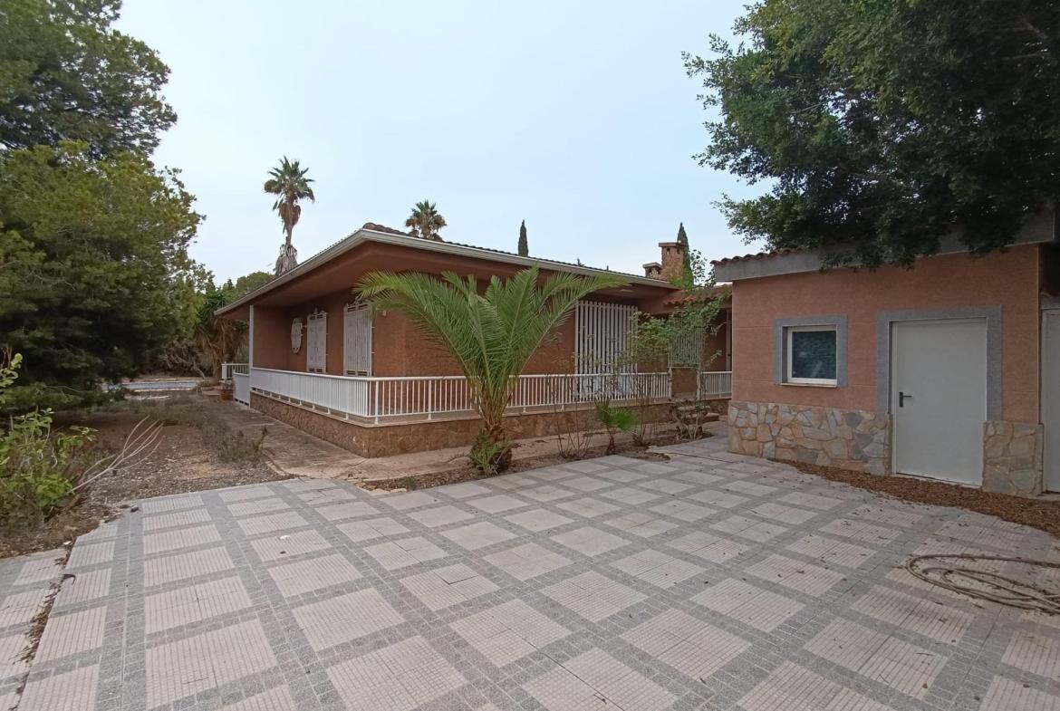 Country house with 6 bedrooms and 3 bathrooms in LA MARINA | Ref: SCH-5340