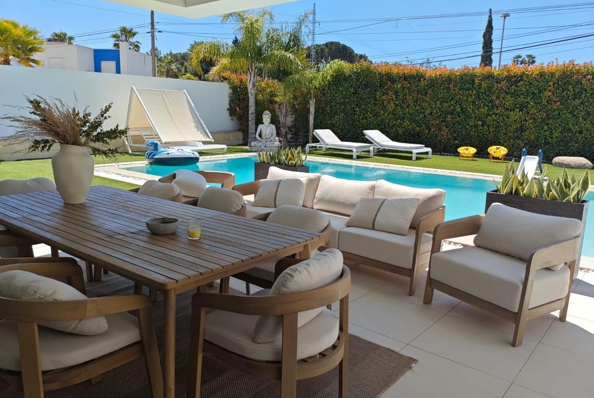Country house with 4 bedrooms and 4 bathrooms in PETRER | Ref: SCH-5349