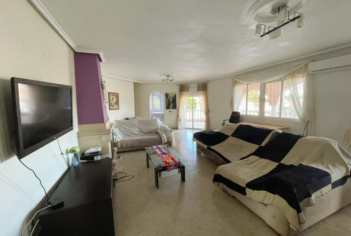 Villa with 5 bedrooms and 3 bathrooms in Ciudad Quesada | Ref: VA5383