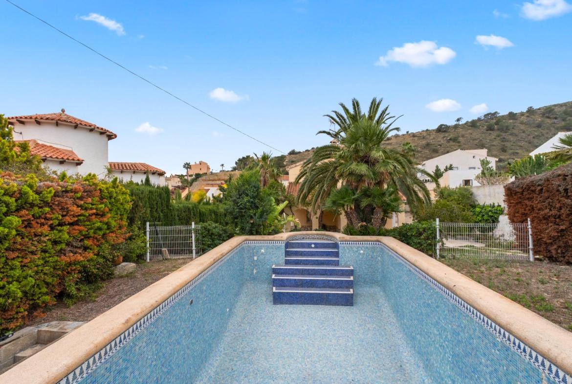 Country house with 4 bedrooms and 3 bathrooms in CAMPELLO | Ref: SCH-5353