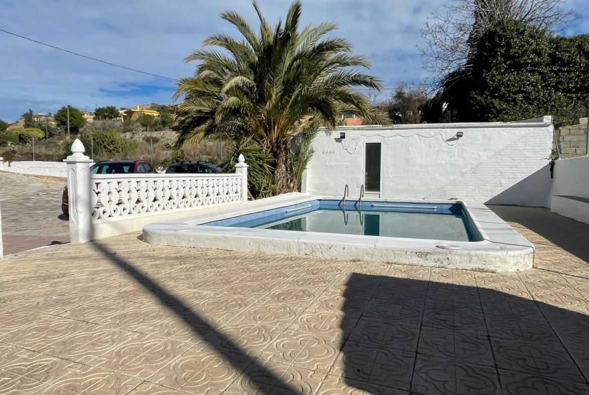 Country house with 5 bedrooms and 2 bathrooms in ELCHE | Ref: SCH-5358