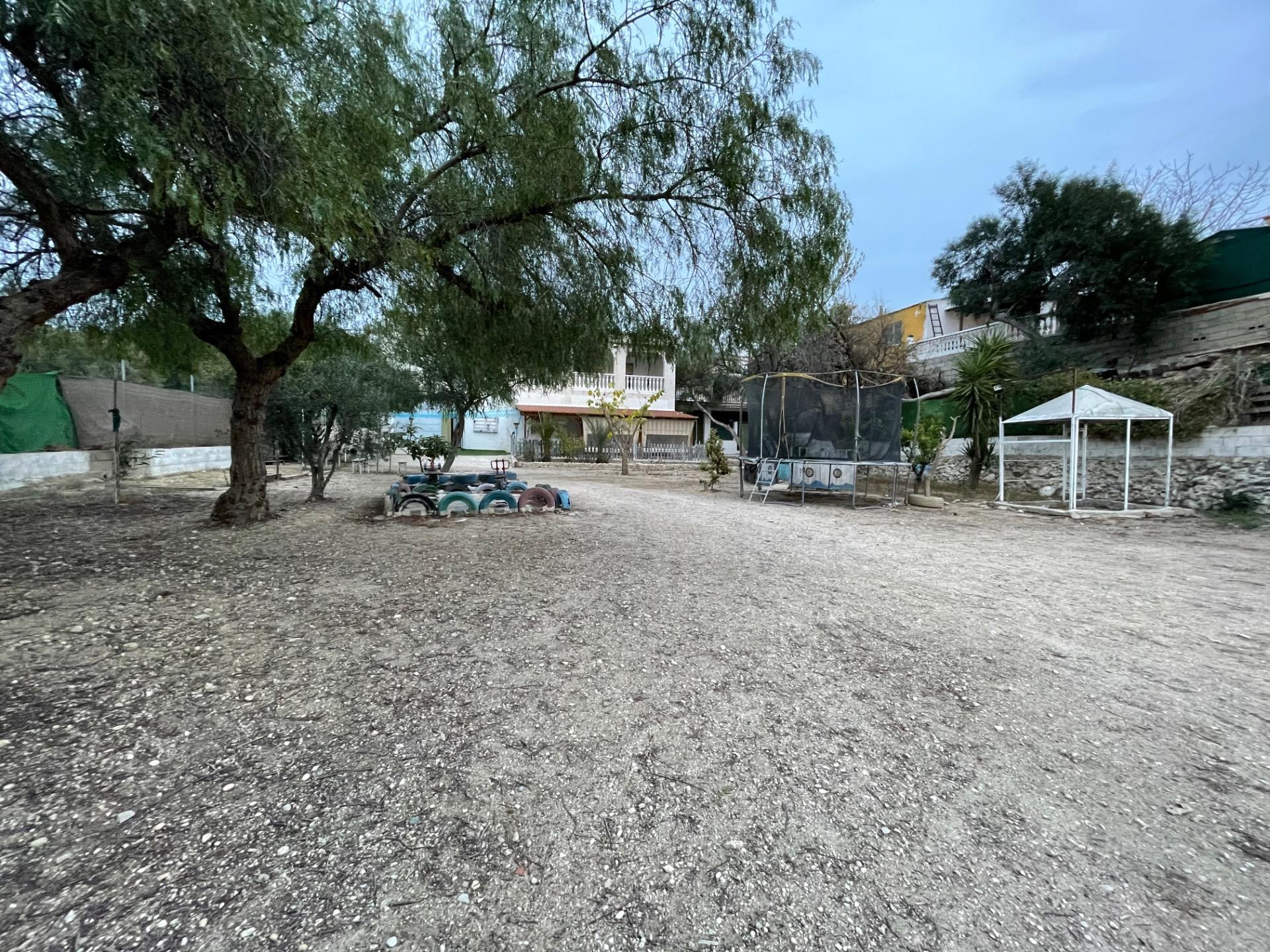 Country house with 5 bedrooms and 2 bathrooms in ELCHE | Ref: SCH-5358