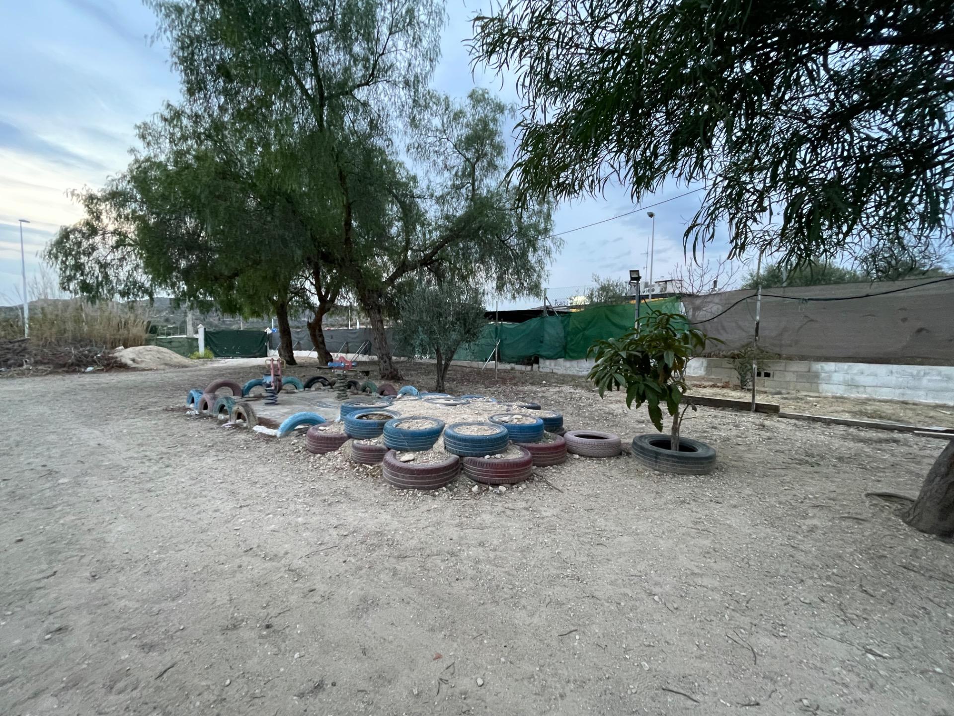 Country house with 5 bedrooms and 2 bathrooms in ELCHE | Ref: SCH-5358