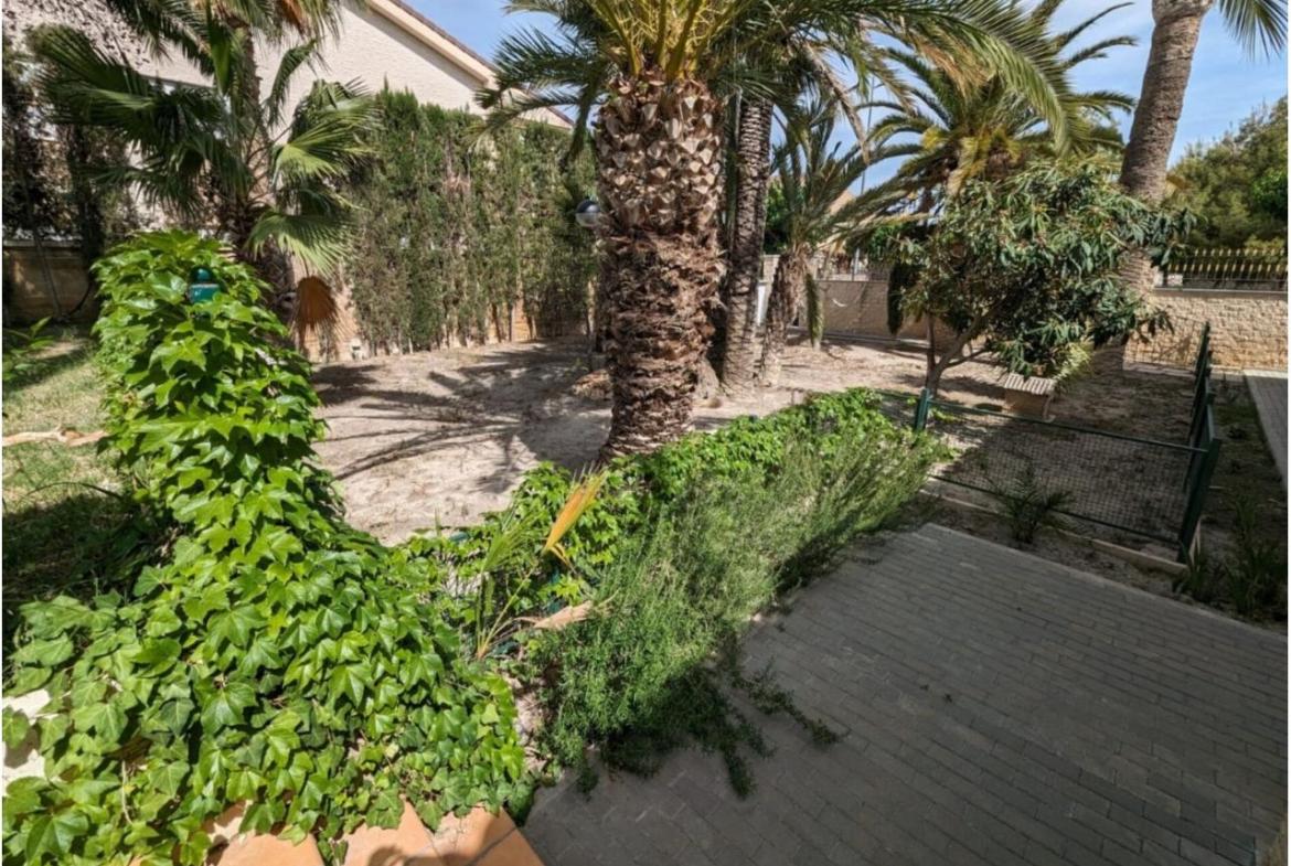 Country house with 4 bedrooms and 4 bathrooms in ELDA | Ref: SCH-5364