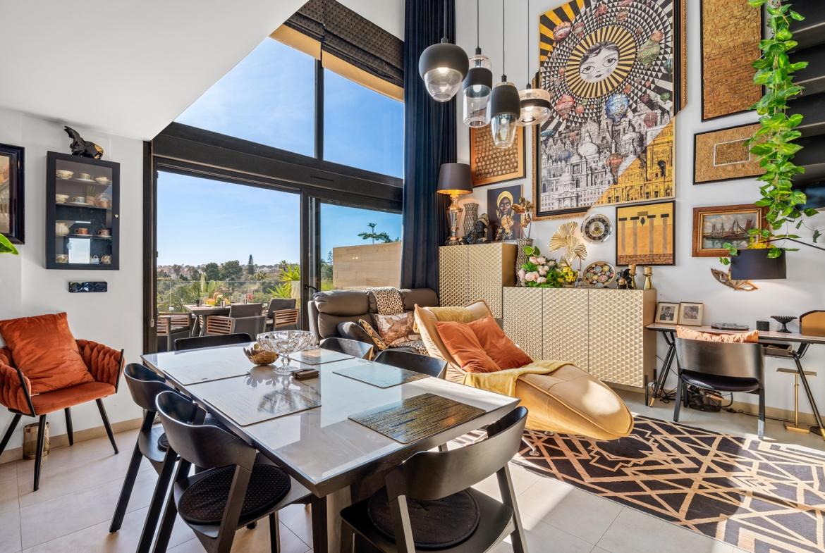Penthouse with 3 bedrooms and 2 bathrooms in Villamartín | Ref: S-003530
