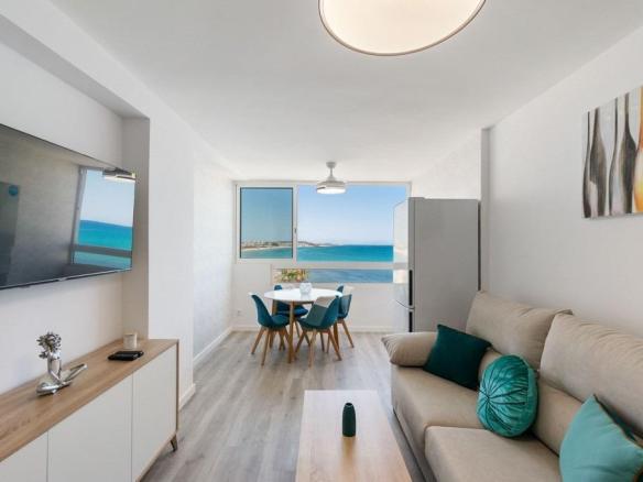 Apartment with 1 bedroom and 1 bathroom in Torrevieja | Ref: URE1063-D/6689