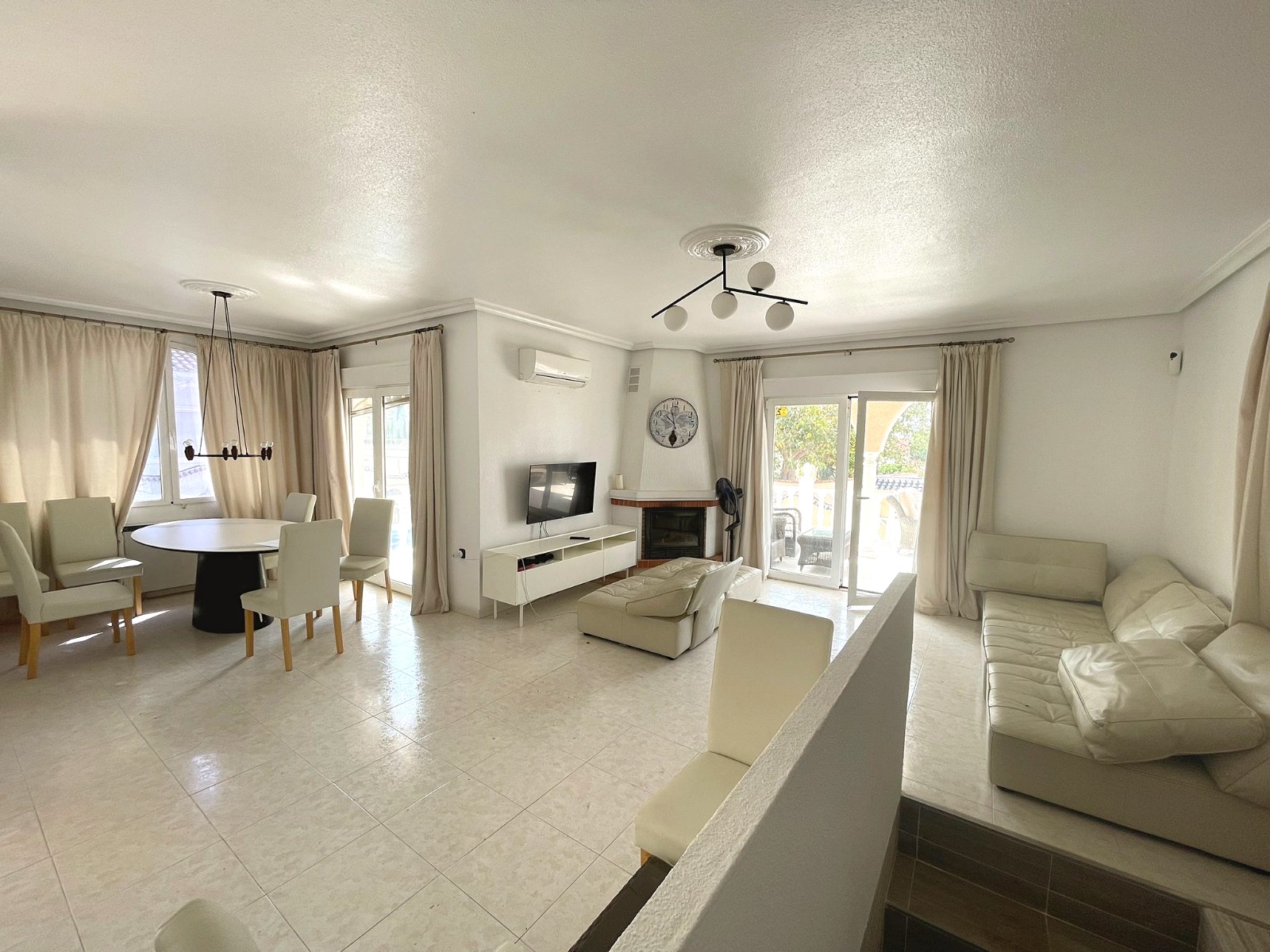Detached villa with 4 bedrooms and 2 bathrooms in Ciudad Quesada | Ref: VA 5411