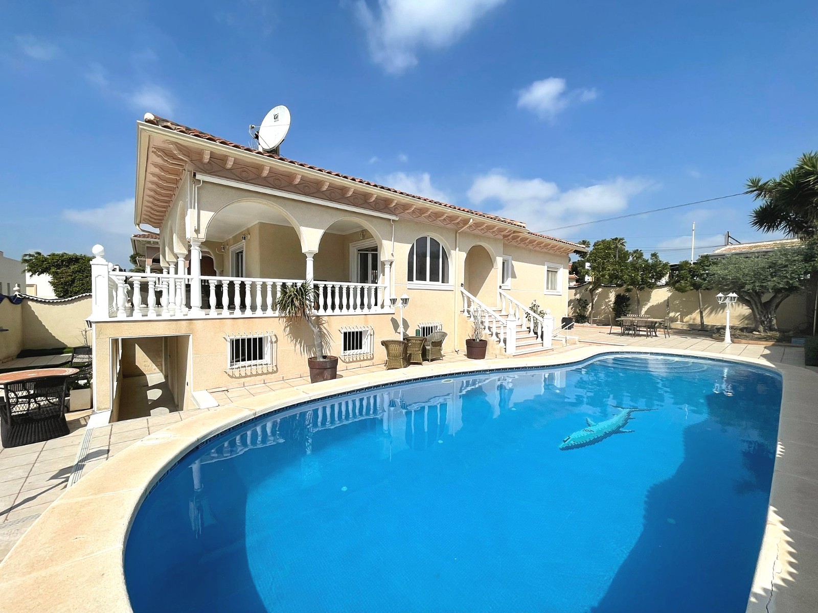 Detached villa with 4 bedrooms and 2 bathrooms in Ciudad Quesada | Ref: VA 5411