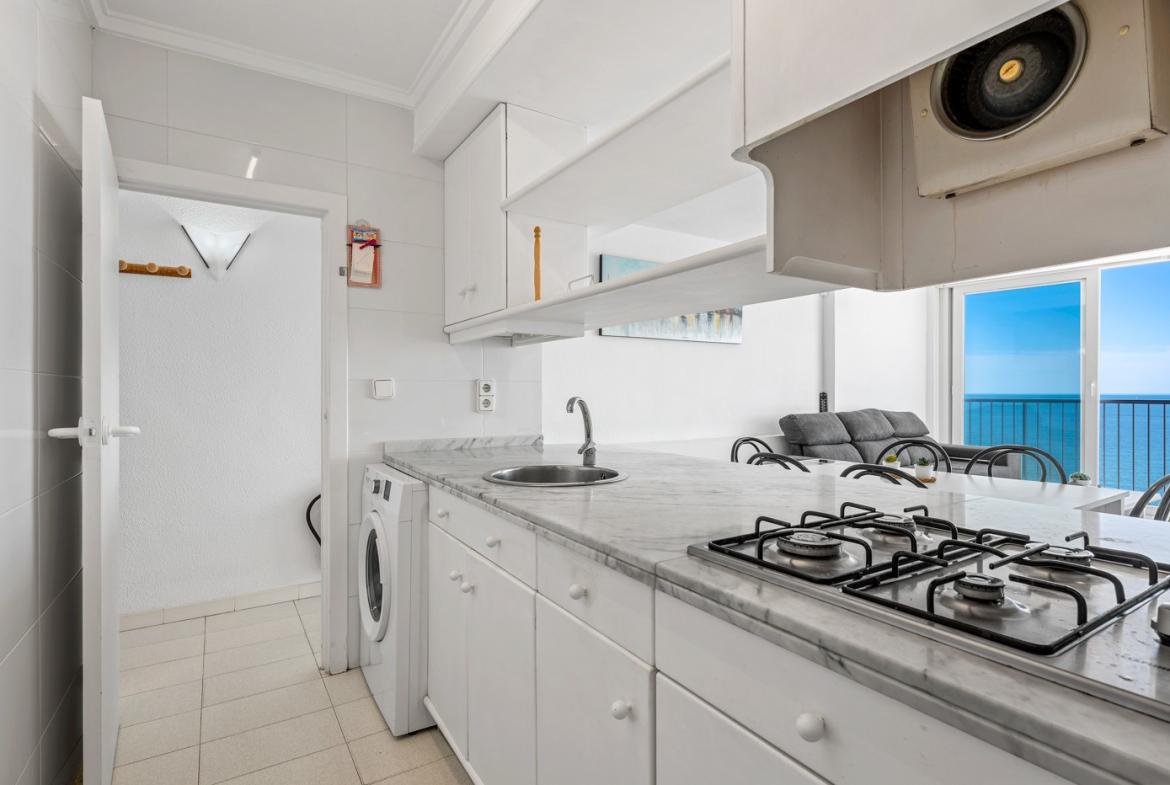 Apartment with 3 bedrooms and 1 bathroom in Santa Pola | Ref: MM-003567